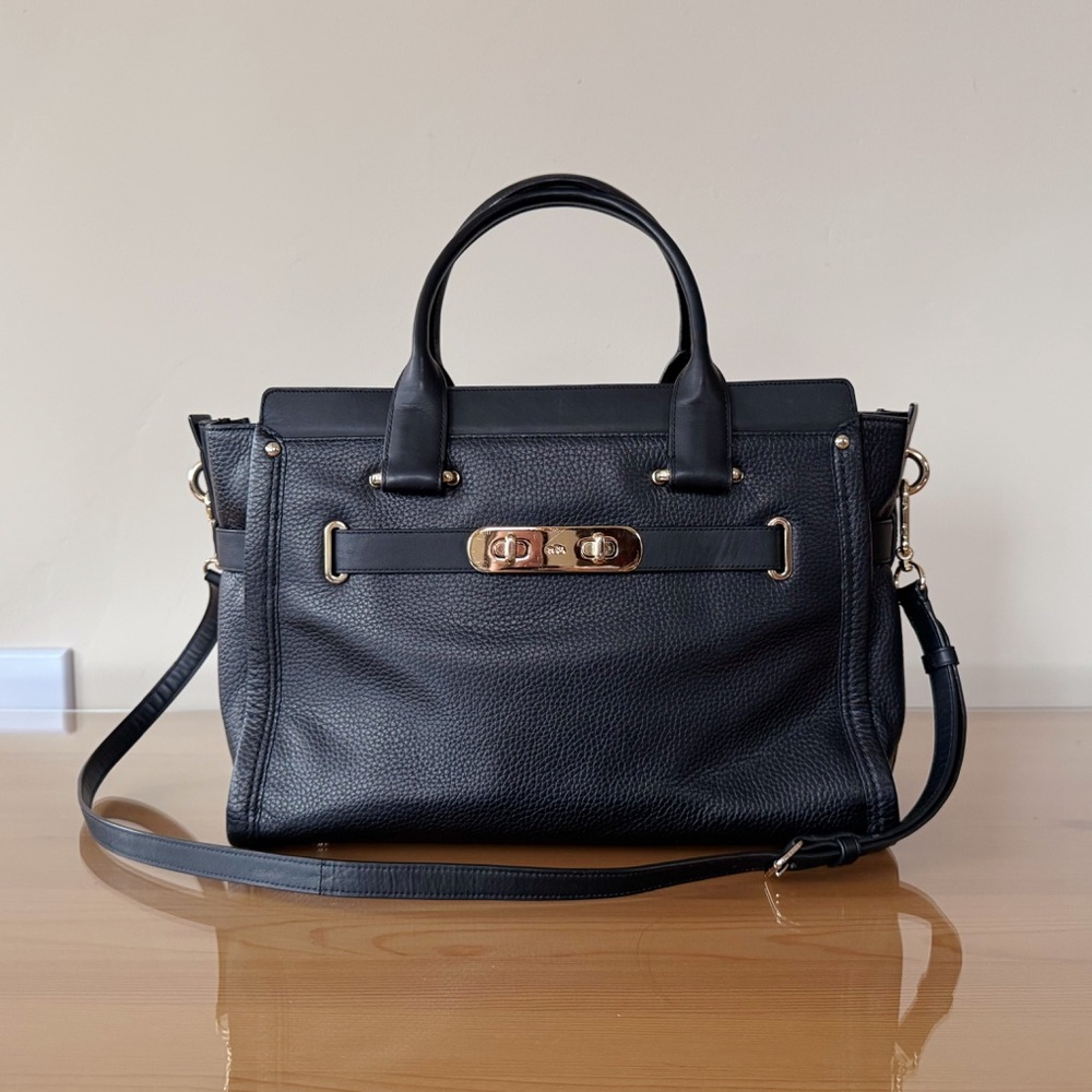 Coach Swagger 37 - Black Pebble Leather